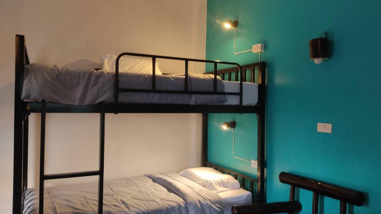 Blue Moon House - A Budget For Easy Travellers