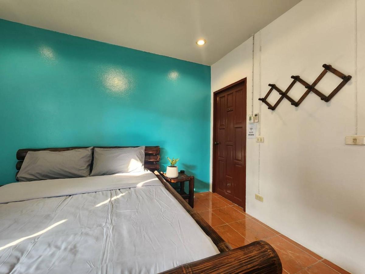 Blue Moon House - A Budget For Easy Travellers Hostel *