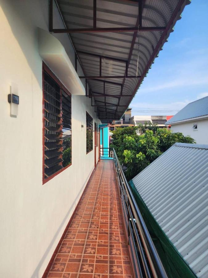 Hostel Blue Moon House - A Budget For Easy Travellers