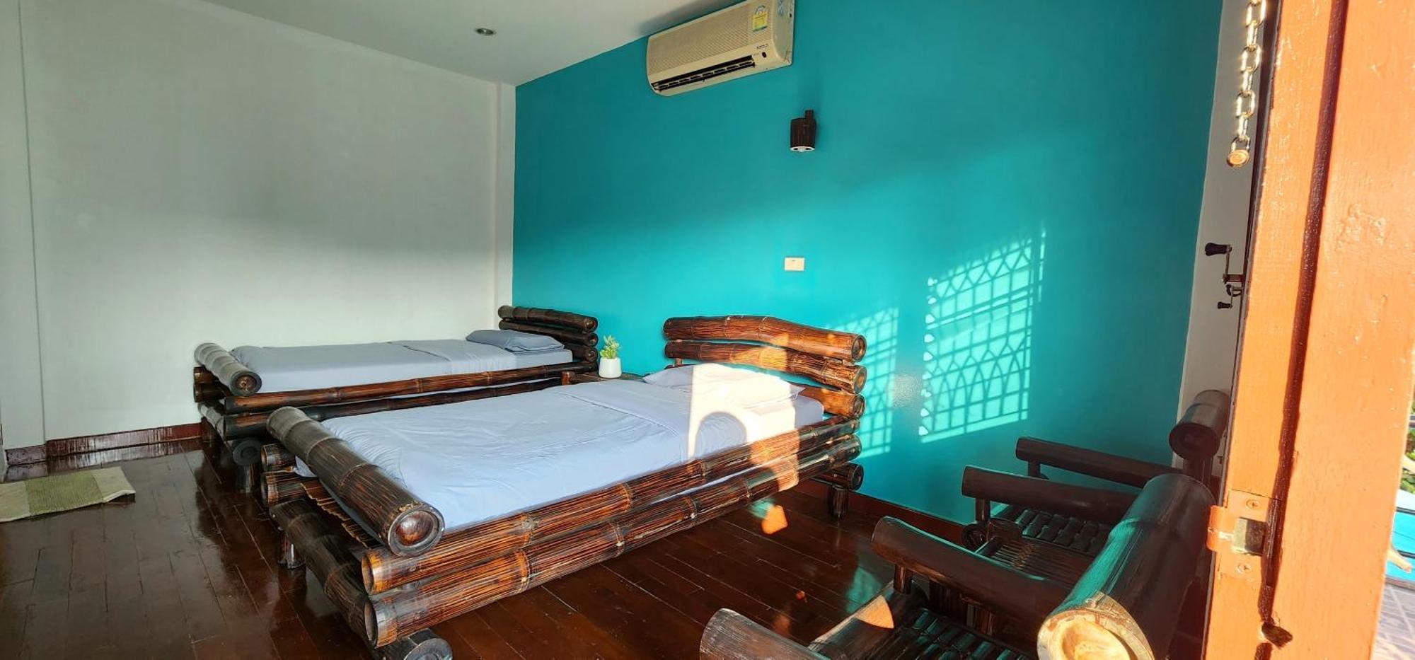 Hostel Blue Moon House - A Budget For Easy Travellers *