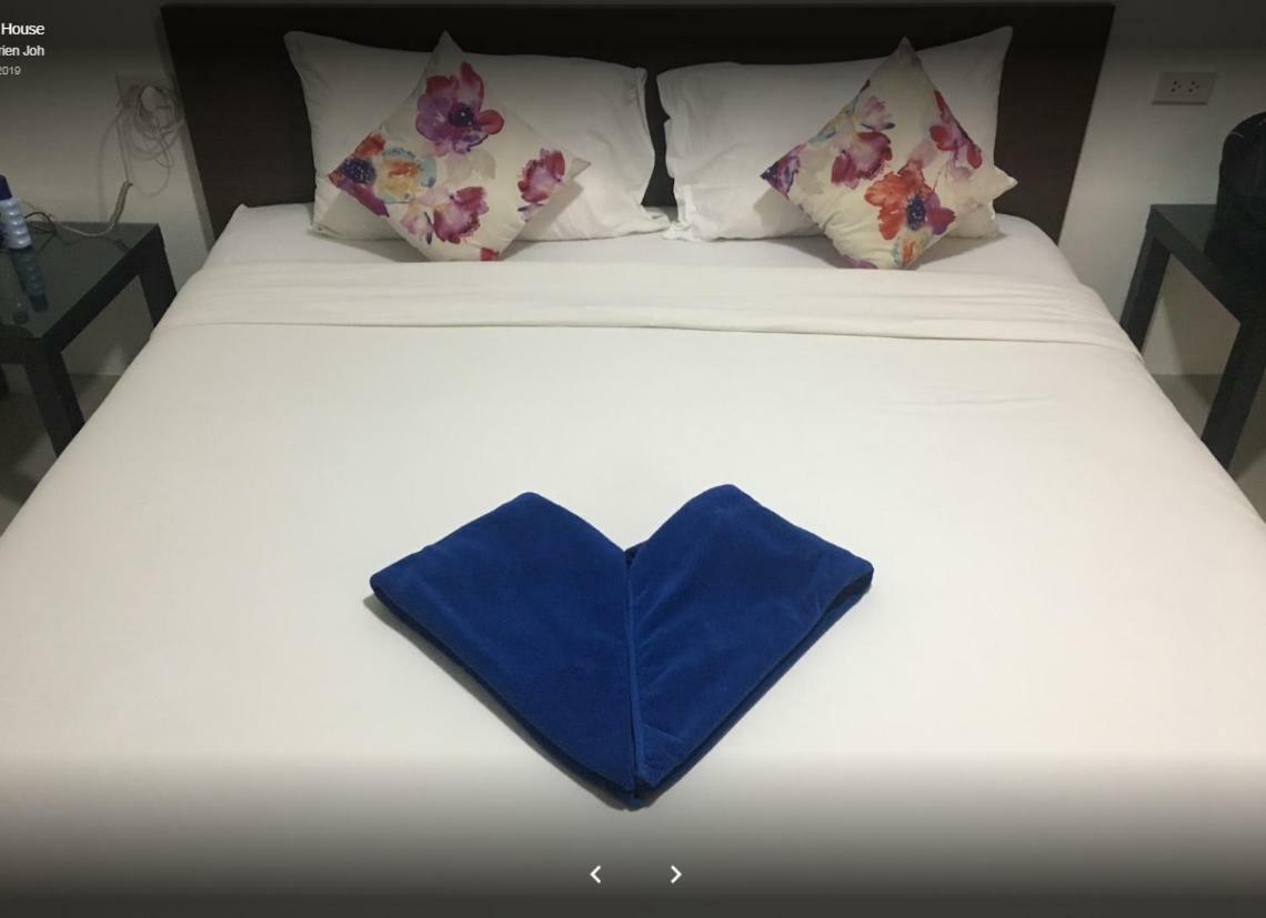 Blue Moon House - A Budget For Easy Travellers Hostel *
