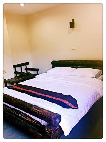 Blue Moon House - A Budget For Easy Travellers Hostel
